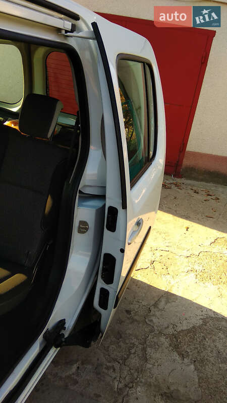 Фото Renault Kangoo з оголошення AUTO.RIA