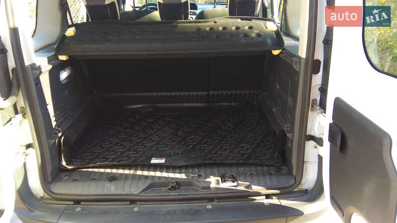 Фото Renault Kangoo з оголошення AUTO.RIA