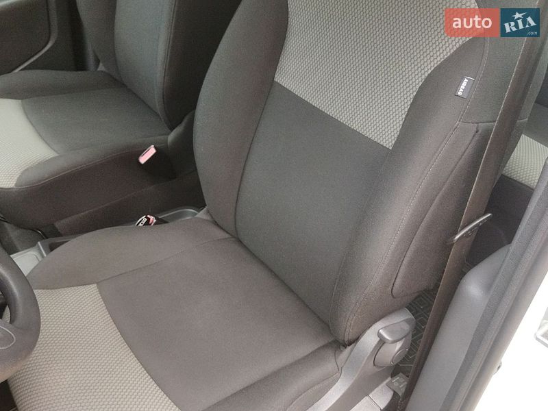 Фото Renault Kangoo з оголошення AUTO.RIA