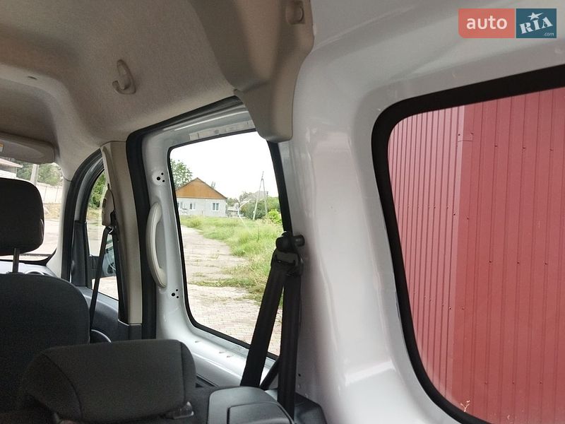 Фото Renault Kangoo з оголошення AUTO.RIA