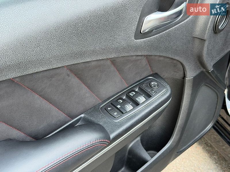 Фото Dodge Charger з оголошення AUTO.RIA