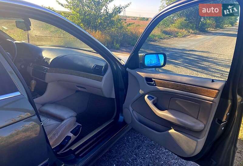Фото BMW 3 Series з оголошення AUTO.RIA