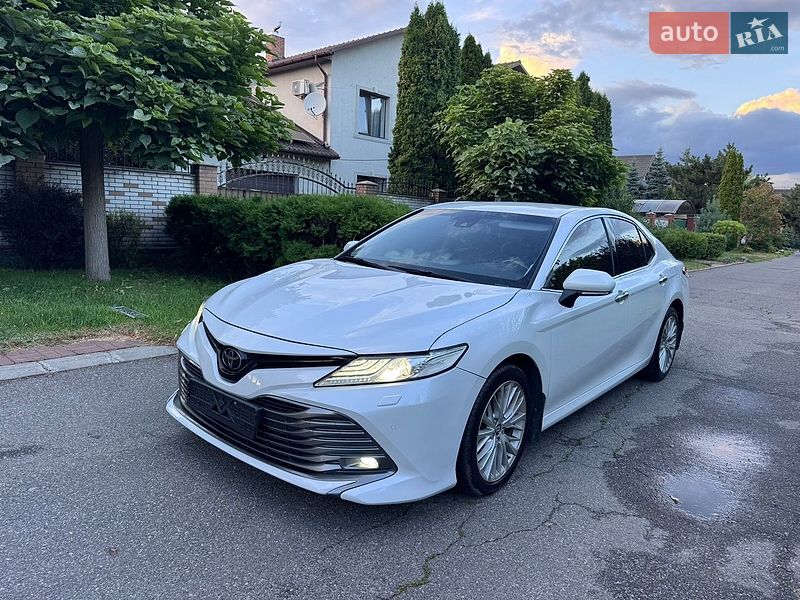 Фото Toyota Camry з оголошення AUTO.RIA