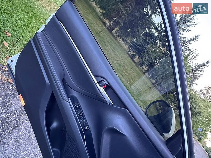 Фото Toyota Camry з оголошення AUTO.RIA