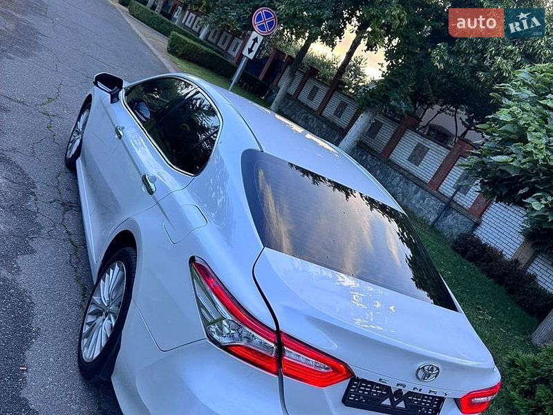 Фото Toyota Camry з оголошення AUTO.RIA