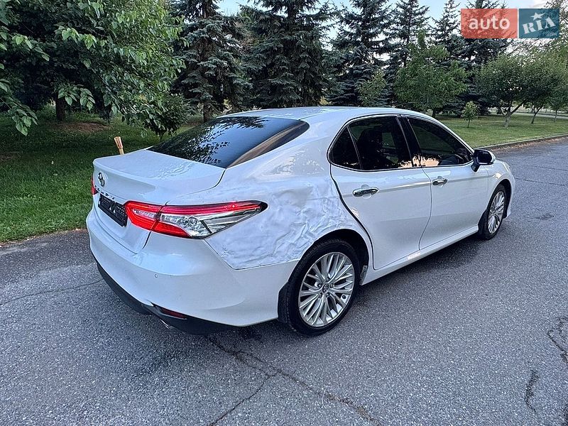 Фото Toyota Camry з оголошення AUTO.RIA