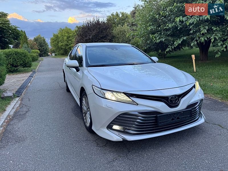 Фото Toyota Camry з оголошення AUTO.RIA