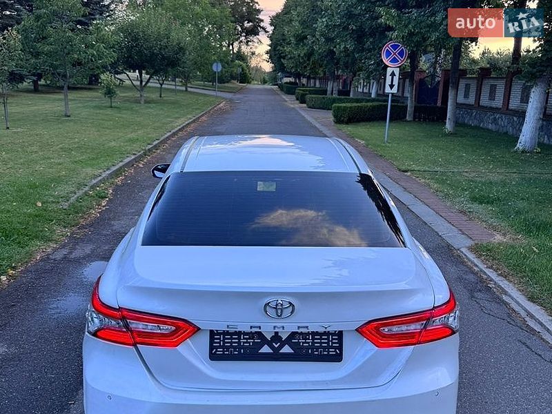 Фото Toyota Camry з оголошення AUTO.RIA