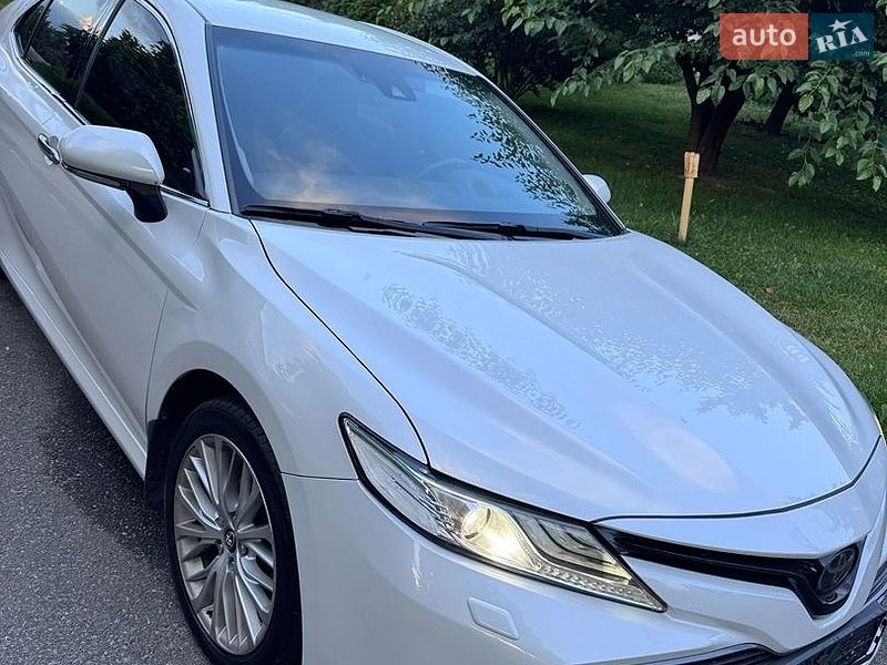 Фото Toyota Camry з оголошення AUTO.RIA