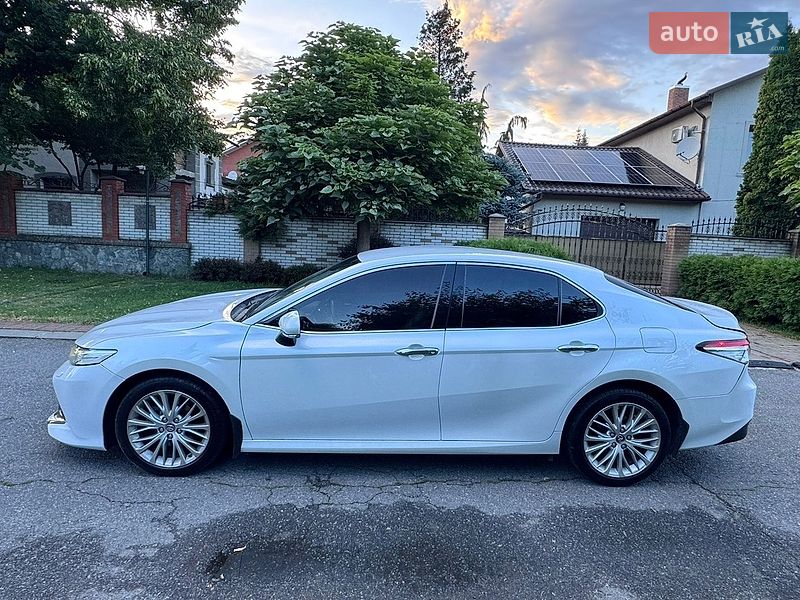 Фото Toyota Camry з оголошення AUTO.RIA