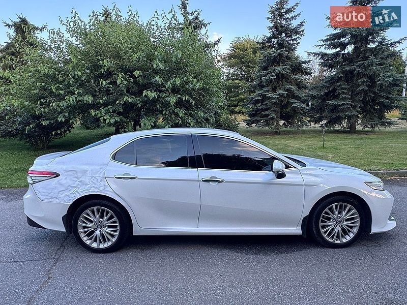 Фото Toyota Camry з оголошення AUTO.RIA