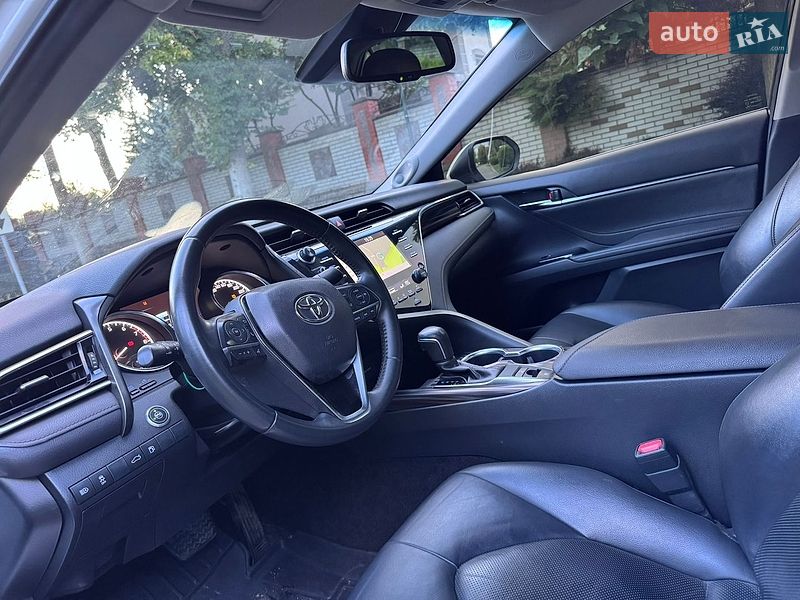 Фото Toyota Camry з оголошення AUTO.RIA