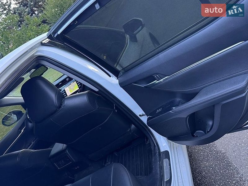 Фото Toyota Camry з оголошення AUTO.RIA