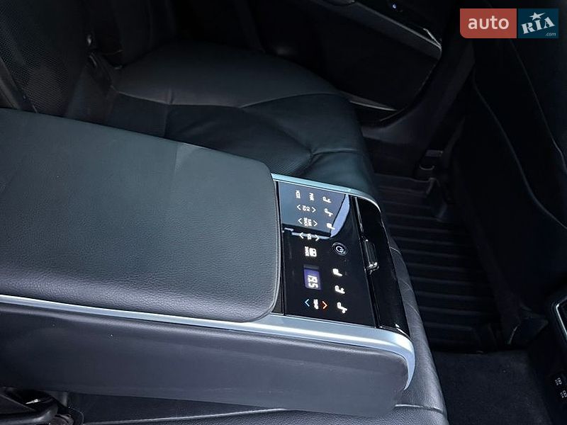 Фото Toyota Camry з оголошення AUTO.RIA