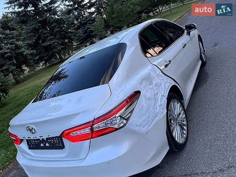 Фото Toyota Camry з оголошення AUTO.RIA