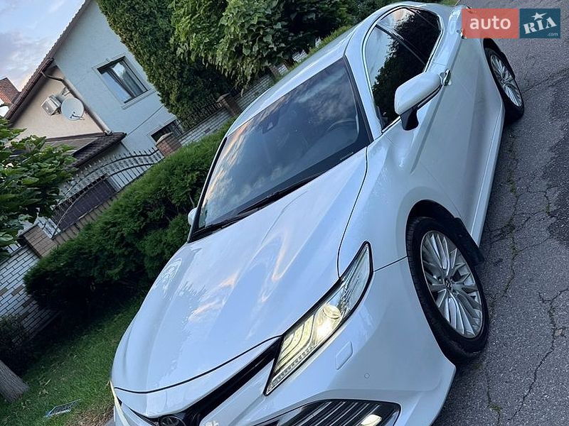 Фото Toyota Camry з оголошення AUTO.RIA