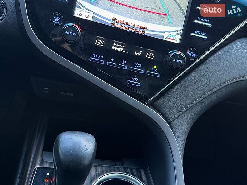 Фото Toyota Camry з оголошення AUTO.RIA