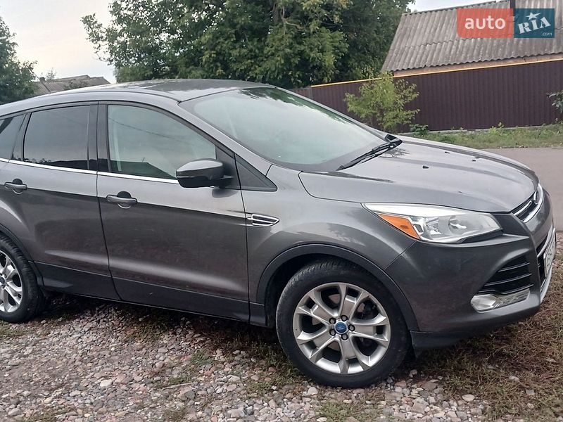 Фото Ford Escape з оголошення AUTO.RIA