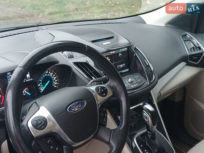 Фото Ford Escape з оголошення AUTO.RIA