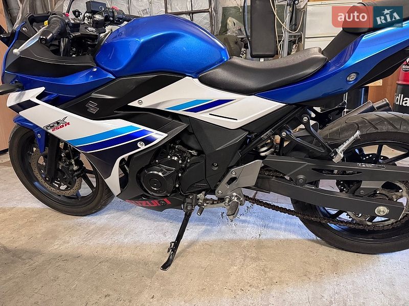 Фото Suzuki GSX-R 250R з оголошення AUTO.RIA