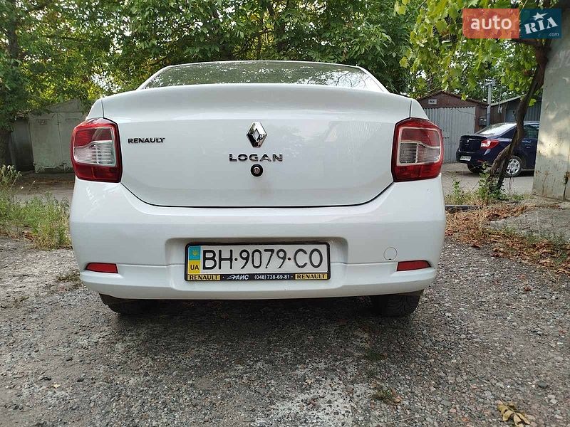 Фото Renault Logan з оголошення AUTO.RIA