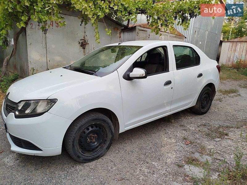 Фото Renault Logan з оголошення AUTO.RIA