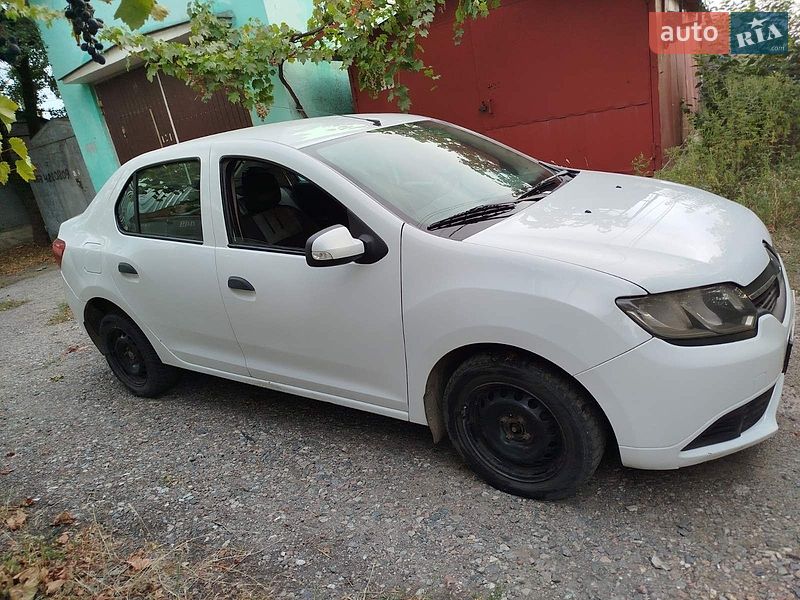 Фото Renault Logan з оголошення AUTO.RIA