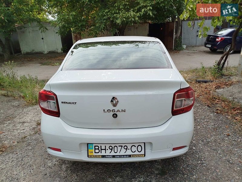 Фото Renault Logan з оголошення AUTO.RIA