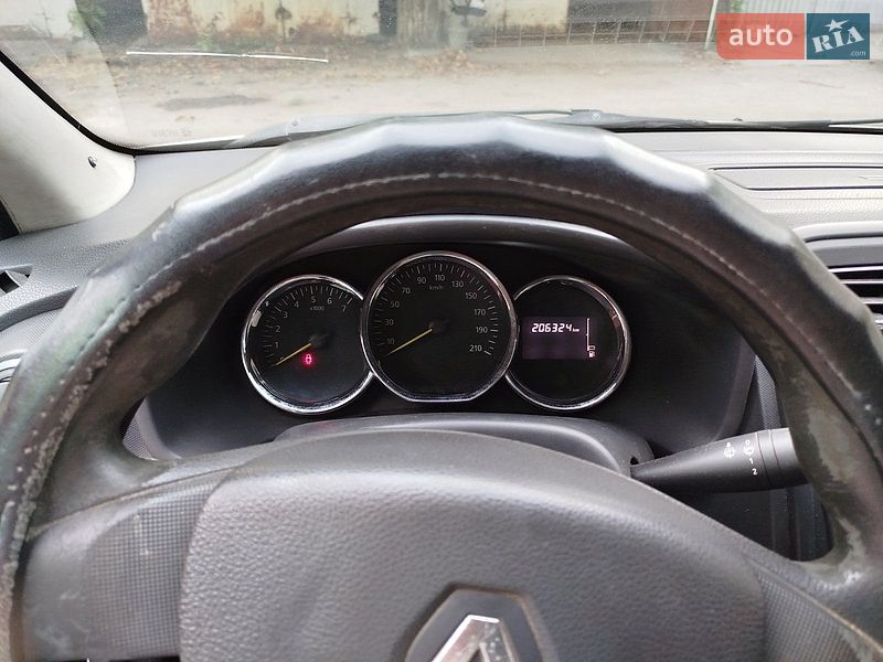 Фото Renault Logan з оголошення AUTO.RIA