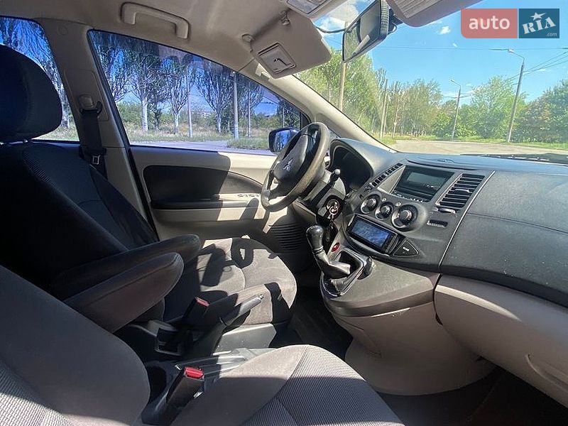Фото Mitsubishi Grandis з оголошення AUTO.RIA