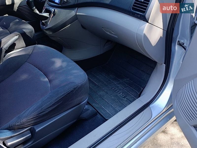 Фото Mitsubishi Grandis з оголошення AUTO.RIA