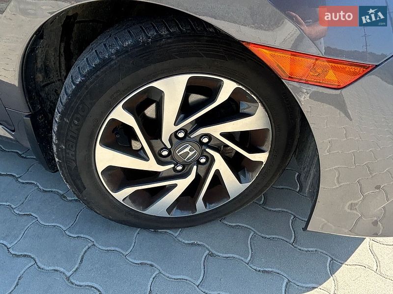 Фото Honda Civic з оголошення AUTO.RIA
