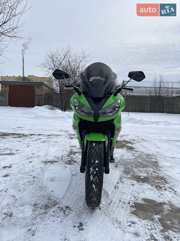 Фото Kawasaki Ninja 400R з оголошення AUTO.RIA