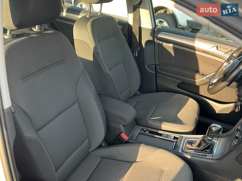 Фото Volkswagen Golf з оголошення AUTO.RIA