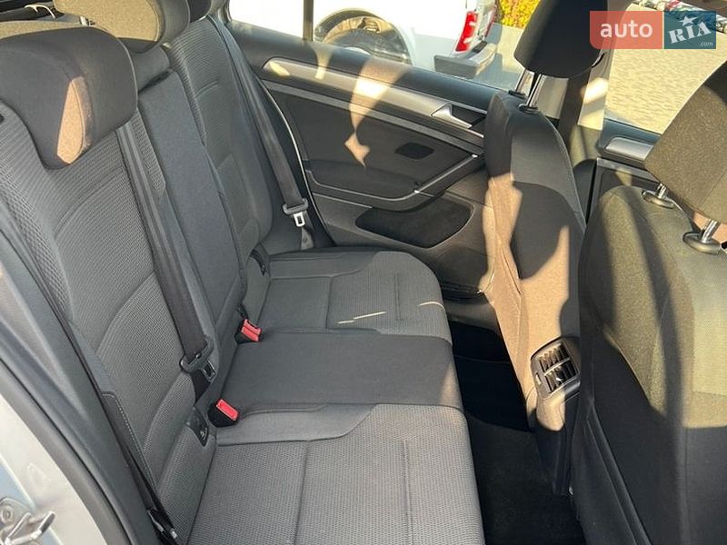 Фото Volkswagen Golf з оголошення AUTO.RIA