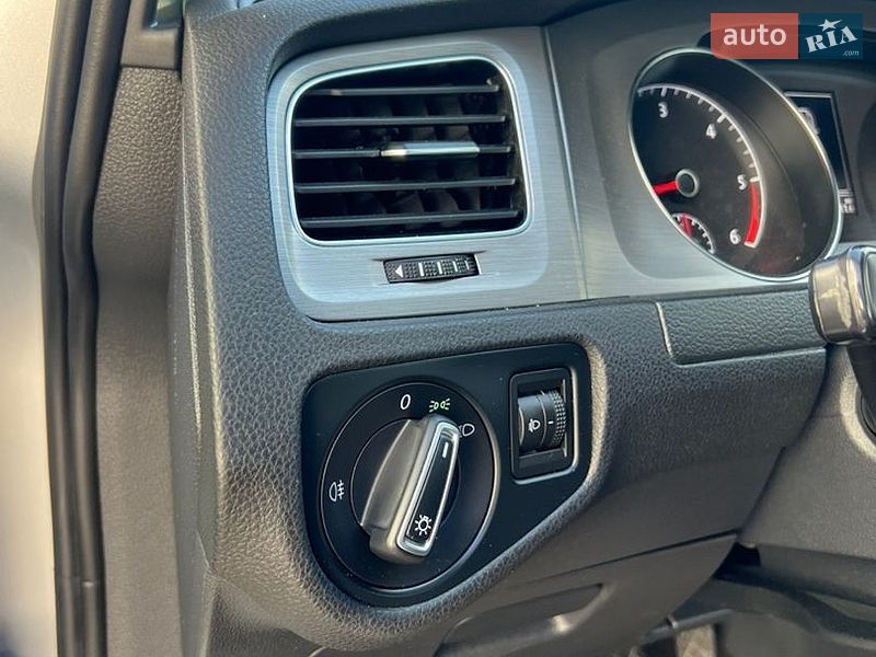 Фото Volkswagen Golf з оголошення AUTO.RIA