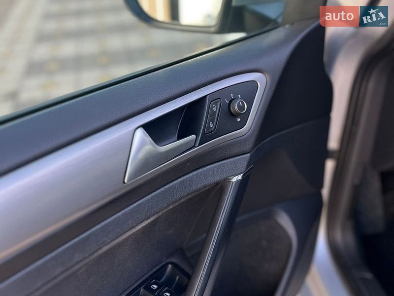 Фото Volkswagen Golf з оголошення AUTO.RIA