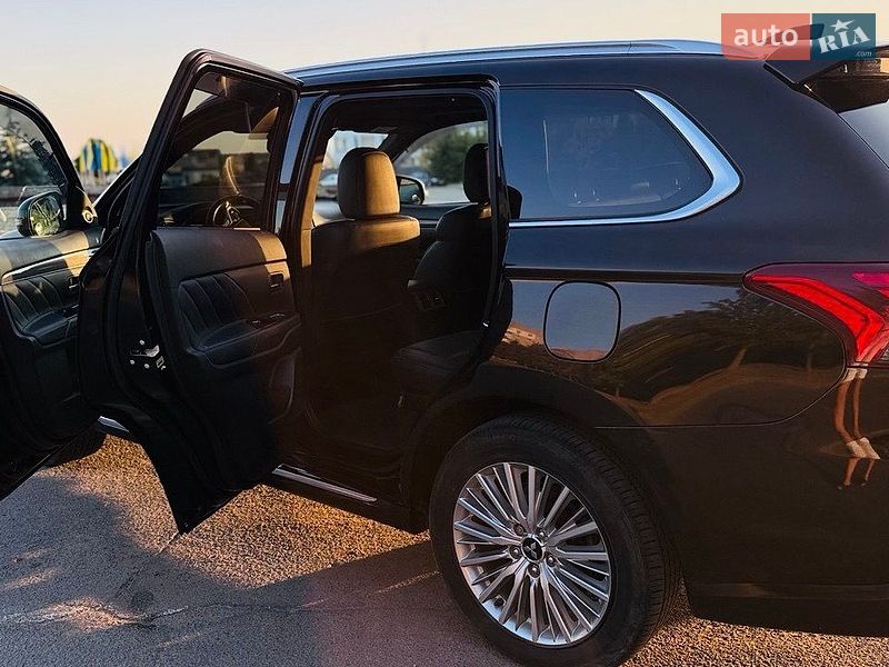 Фото Mitsubishi Outlander з оголошення AUTO.RIA