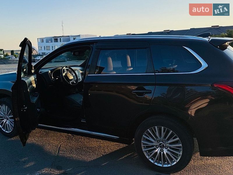 Фото Mitsubishi Outlander з оголошення AUTO.RIA