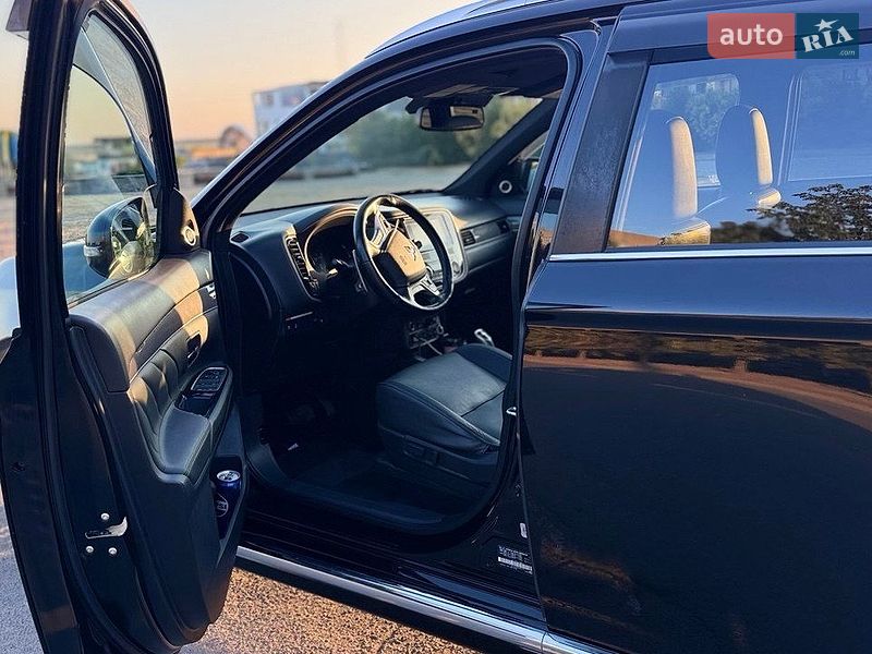 Фото Mitsubishi Outlander з оголошення AUTO.RIA