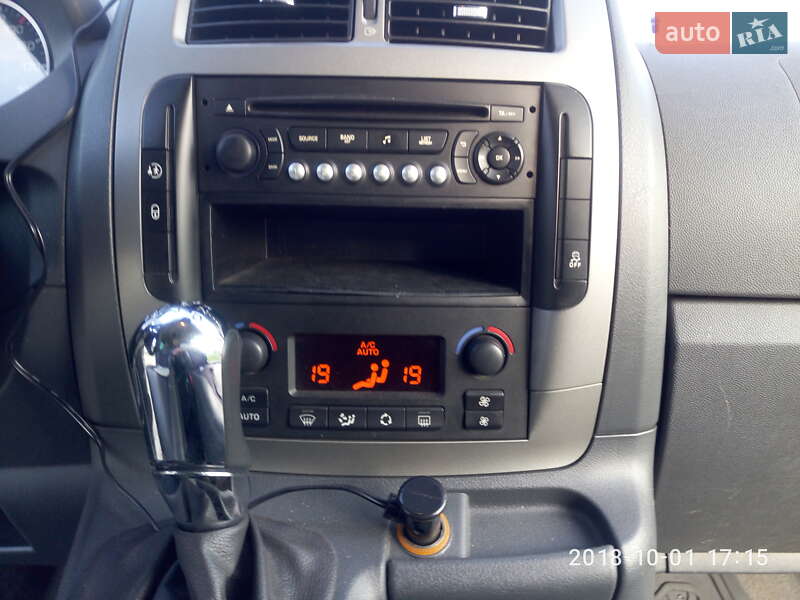 Фото Peugeot Expert з оголошення AUTO.RIA