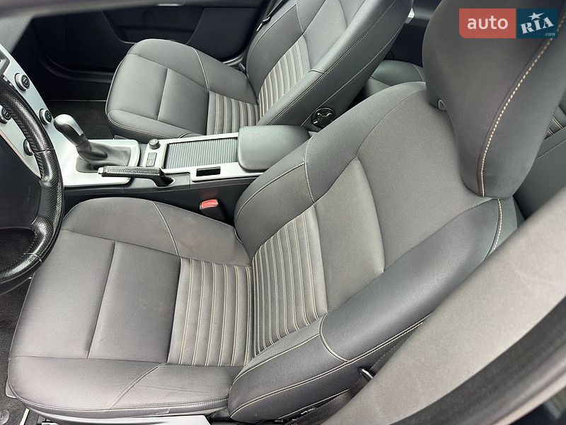 Фото Volvo V50 з оголошення AUTO.RIA