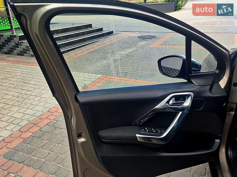 Фото Peugeot 2008 з оголошення AUTO.RIA
