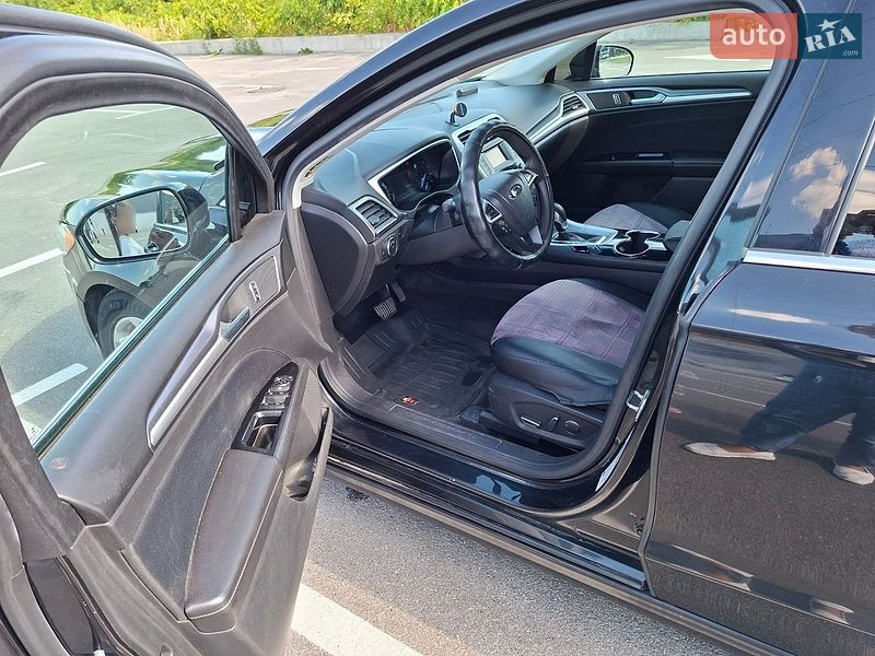 Фото Ford Fusion з оголошення AUTO.RIA