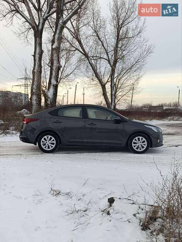 Фото Hyundai Accent з оголошення AUTO.RIA
