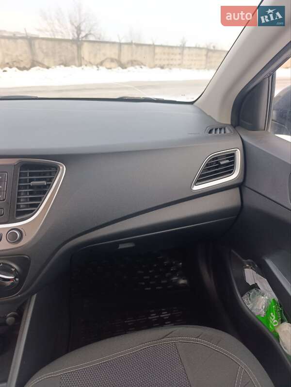 Фото Hyundai Accent з оголошення AUTO.RIA