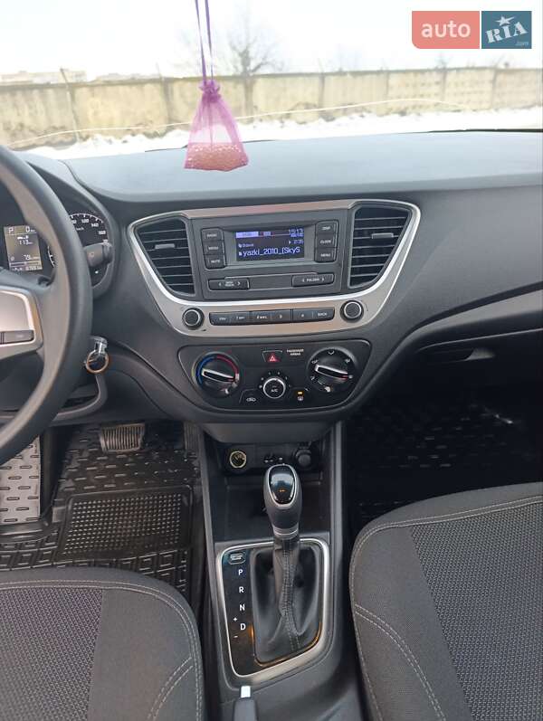 Фото Hyundai Accent з оголошення AUTO.RIA