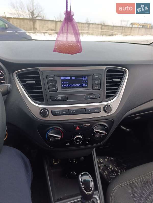 Фото Hyundai Accent з оголошення AUTO.RIA