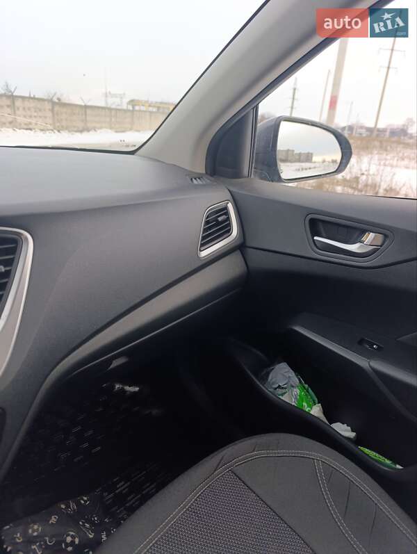 Фото Hyundai Accent з оголошення AUTO.RIA