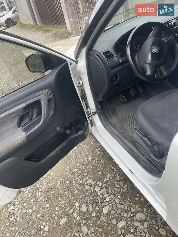 Фото Skoda Fabia з оголошення AUTO.RIA